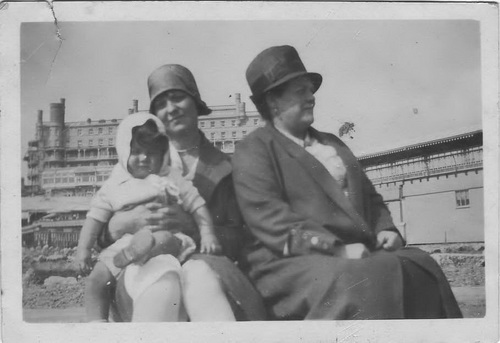 Alice Mary with baby Renee and her mum